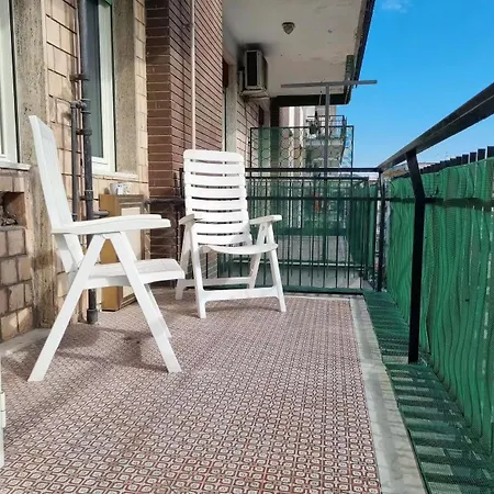 Stare A E Raggiungere Splendidi Dintorni * Neapel