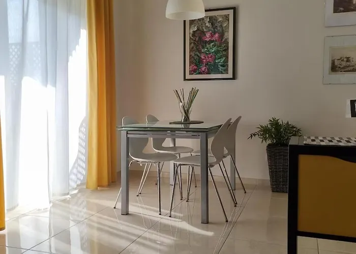 Stare A E Raggiungere Splendidi Dintorni Neapel